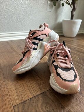 Adidas Magmur Runner Sneakers Pink Black Dad Shoes Women’s Size 7